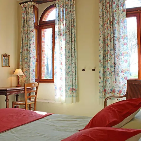 Lumineux Avec Jardin, Pres De Vichy, 2 Chambres, Equipements Modernes, Draps Inclus - Fr-1-489-281 Trezelles